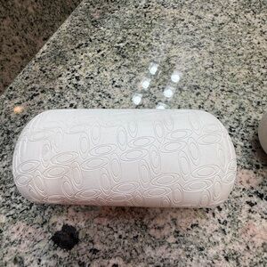 OAKLEY SUNGLASSES CASE WHITE EMBOSSED